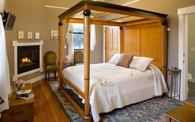 Flora Vista Inn