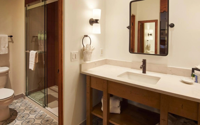 Piñon Court By La Fonda