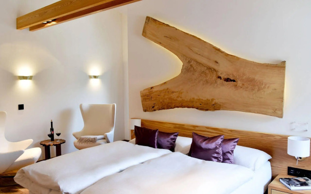 The Dom Hotel