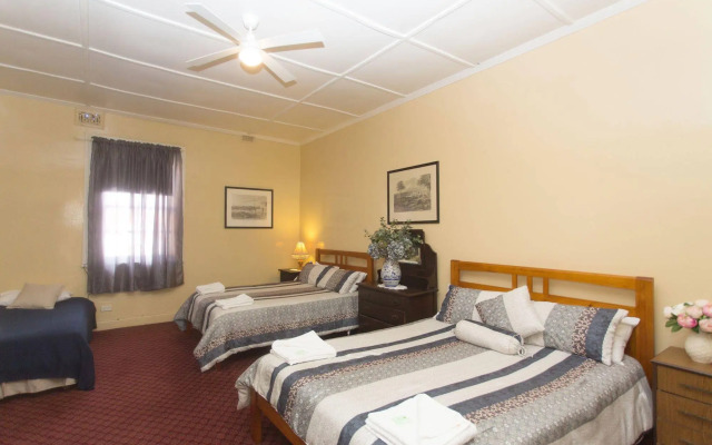 Southern Railway Hotel Goulburn