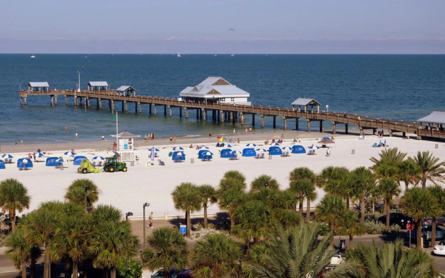 Pier House 60 Clearwater Beach Marina Hotel