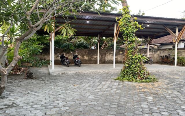 OYO Life 93155 Wisma Sarah