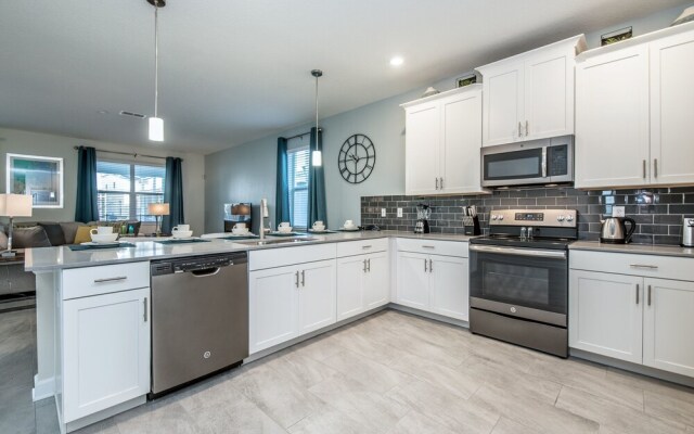 1671 Moonvalley Drive