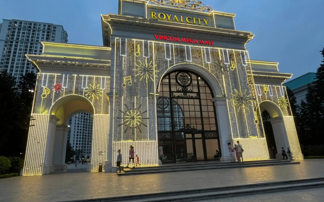 Vinhomes Royal City Luxury Apartment 2 Br