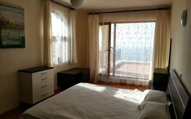 Lighthouse Luxe Estate Apart & Villas