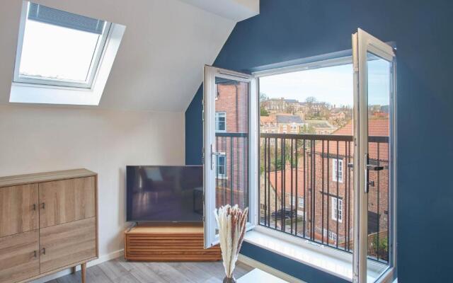 Host Stay Guillemot House