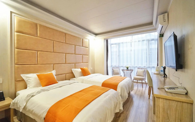 Shell Shanghai Baoshan District  Songbin Road Subway Station Hotel