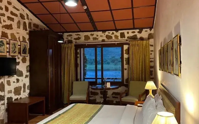 Shikarbadi Hotel