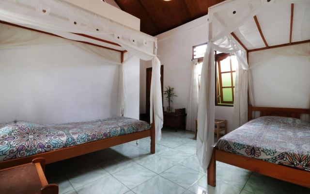 Bagus Bay Guest House – Guest Rooms – Tuk Tuk