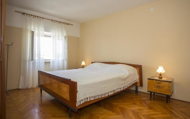 Apartments Crevatin Riva