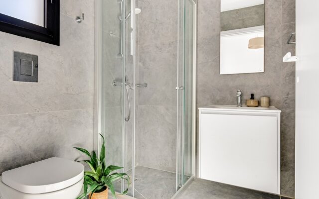 Sanders Crystal 1 - Cute  2-bdr Apt With Shared Pool