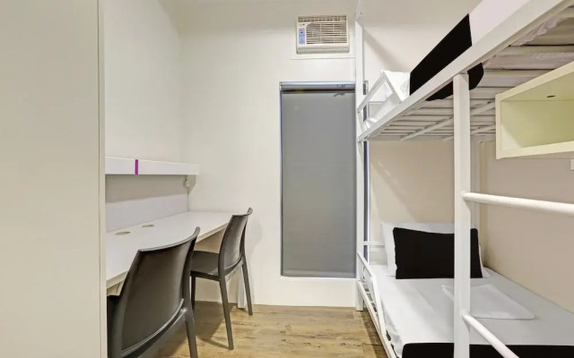 MyTown Madrid, Classy Hostel Bunkbeds Makati Metro Manila