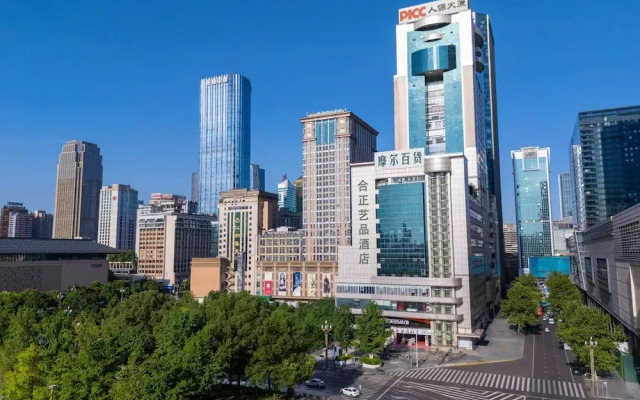 Hazens Hotel (Chengdu Chunxi Road, Tianfu Square)