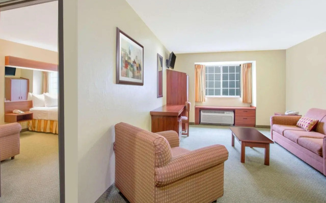 Microtel Gassaway Sutton