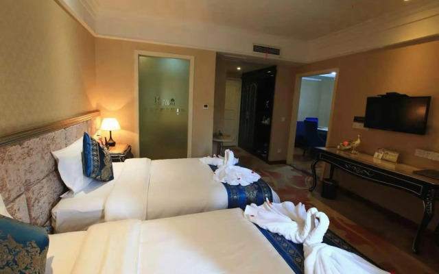 Baoli Xiangxun Theme Hotel