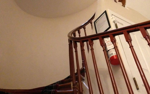Pring Guesthouse - Hostel