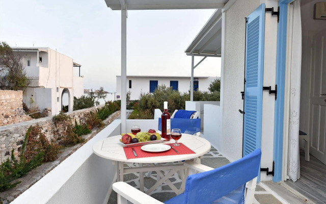Tarsa Studios & Apartments