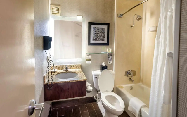 Holiday Inn Cleveland Strongsville Arpt