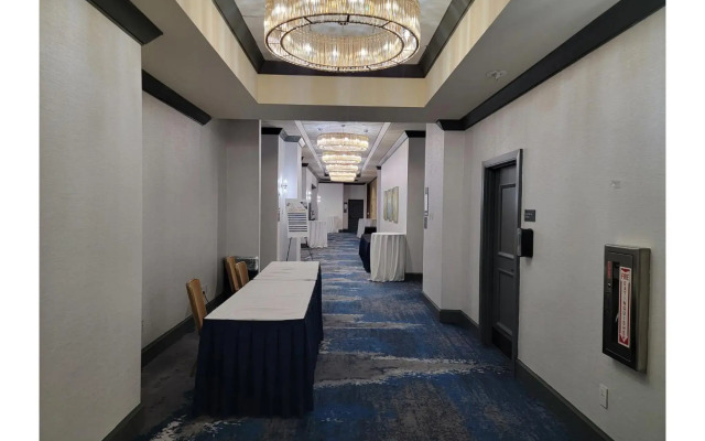 Crowne Plaza Dallas Downtown by IHG