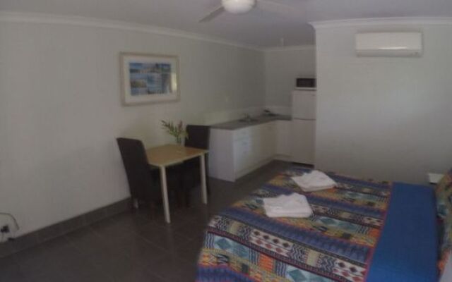 Agnes Palms Beachside Apartments
