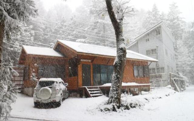 Kamoshika Cottage Hakuba