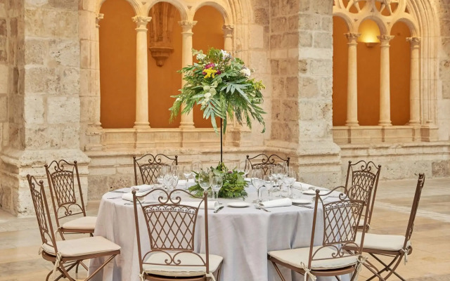 NH Collection Palacio de Burgos