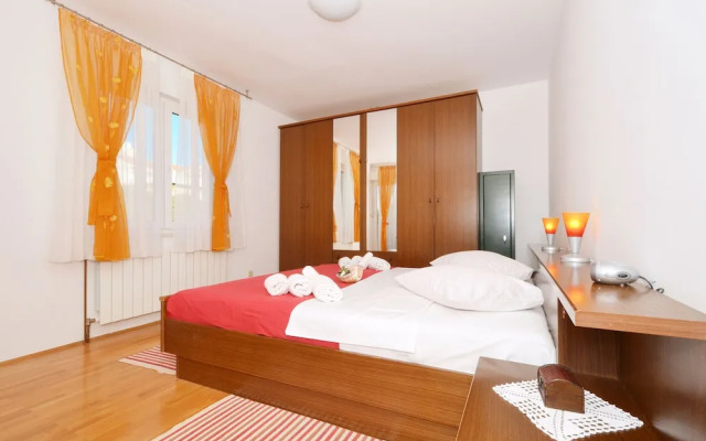Lilly - spacious 3 bedroom apartment