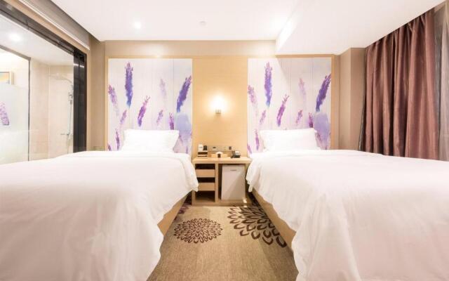 Lavande Hotel Heyuan Wanlongcheng