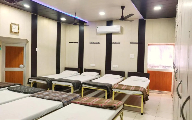 Roop Guest House