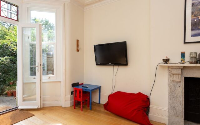 4 Bedroom Home In South London