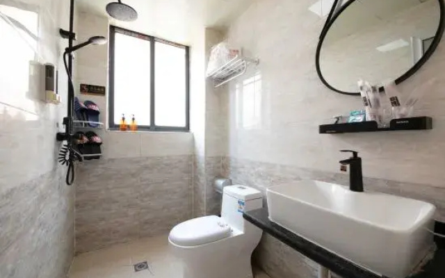 Jin Yue Movie Hotel