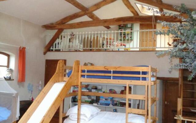Gîte Essertines-en-Donzy, 5 pièces, 10 personnes - FR-1-496-200