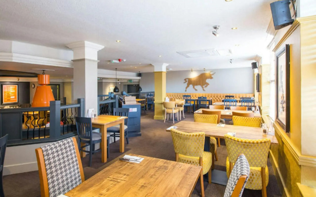 Premier Inn Oldham - Broadway