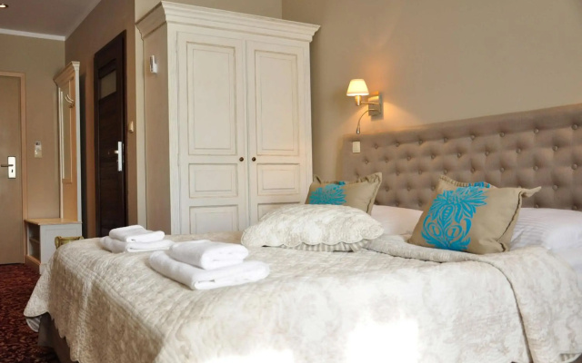 Riviera Resort Modlin Airport