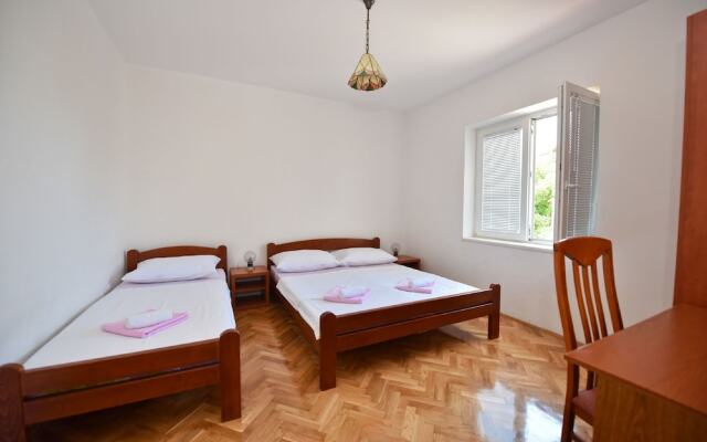 Apartments Zeno