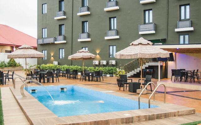 Bon Hotel Platinum