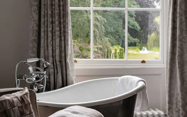 Host Stay Hillhampton House