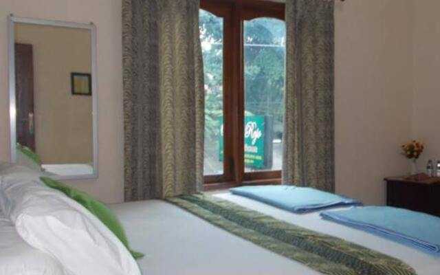 Omah Rojo Family Guest House
