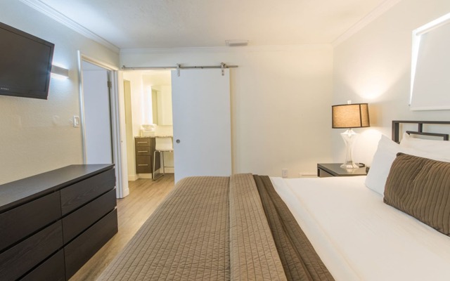 Hibiscus Suites - Gateway to Siesta Key