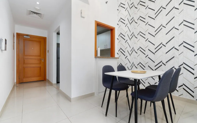 GLOBALSTAY. Marina Residences. Pool, Gym