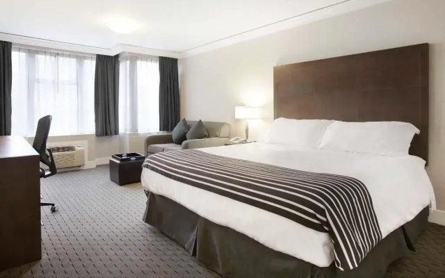 Sandman Signature Vancouver Downtown Hotel