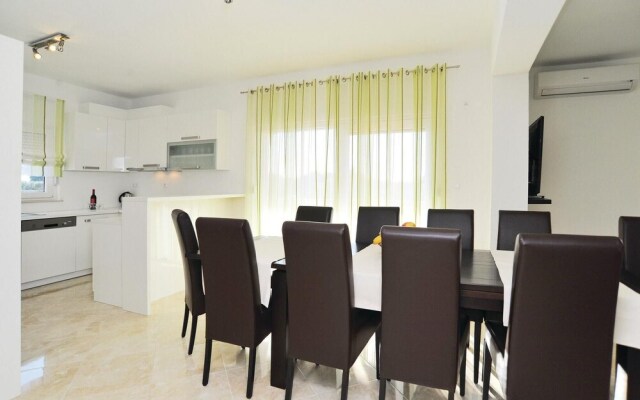 Awesome Home in Pakostane With Wifi and 5 Bedrooms