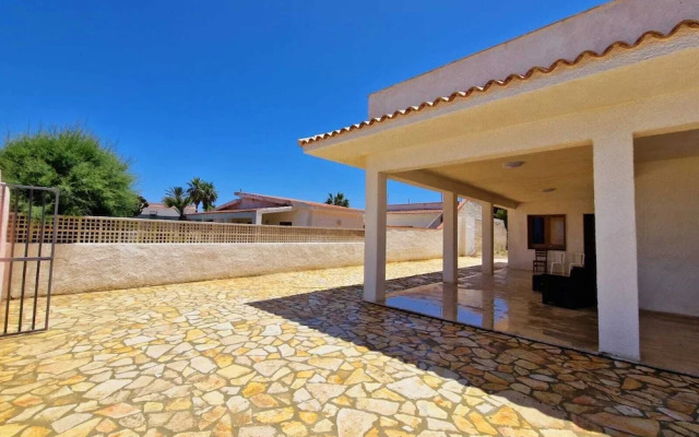 Casa baciata dal mare