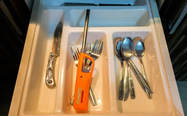 Cozy 2BR Woodland Park Residence Apartment