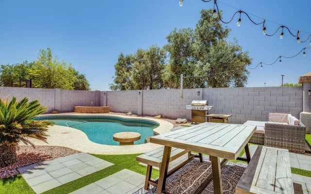 Fenced-in Pool & Patio: Gilbert Home!