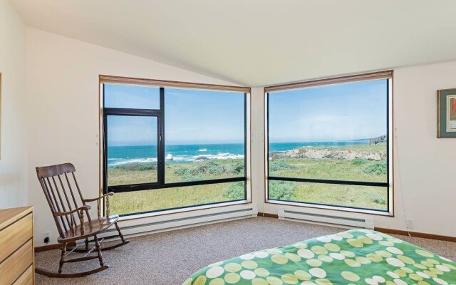 Haltwhistle West w/ Ocean Views!