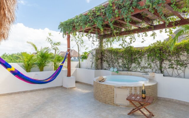 Secret Garden Oasis 3BR Penthouse