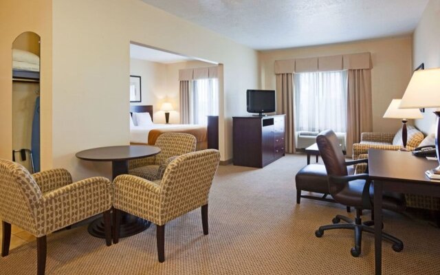 Holiday Inn Express & Suites Brandon, an IHG Hotel