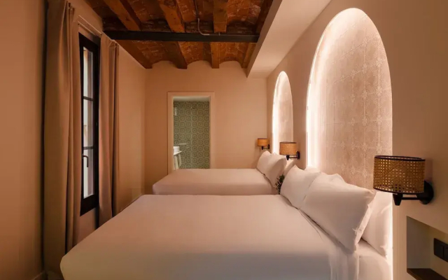 Los Arcos Hotel Gothic Quarter, Sonder