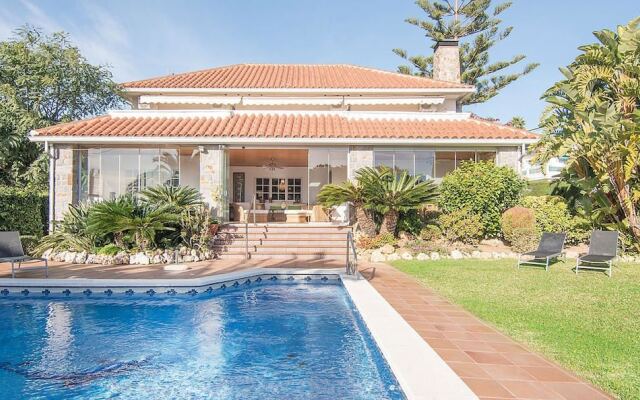 Gallery Villa 650M from the Beach (R81)